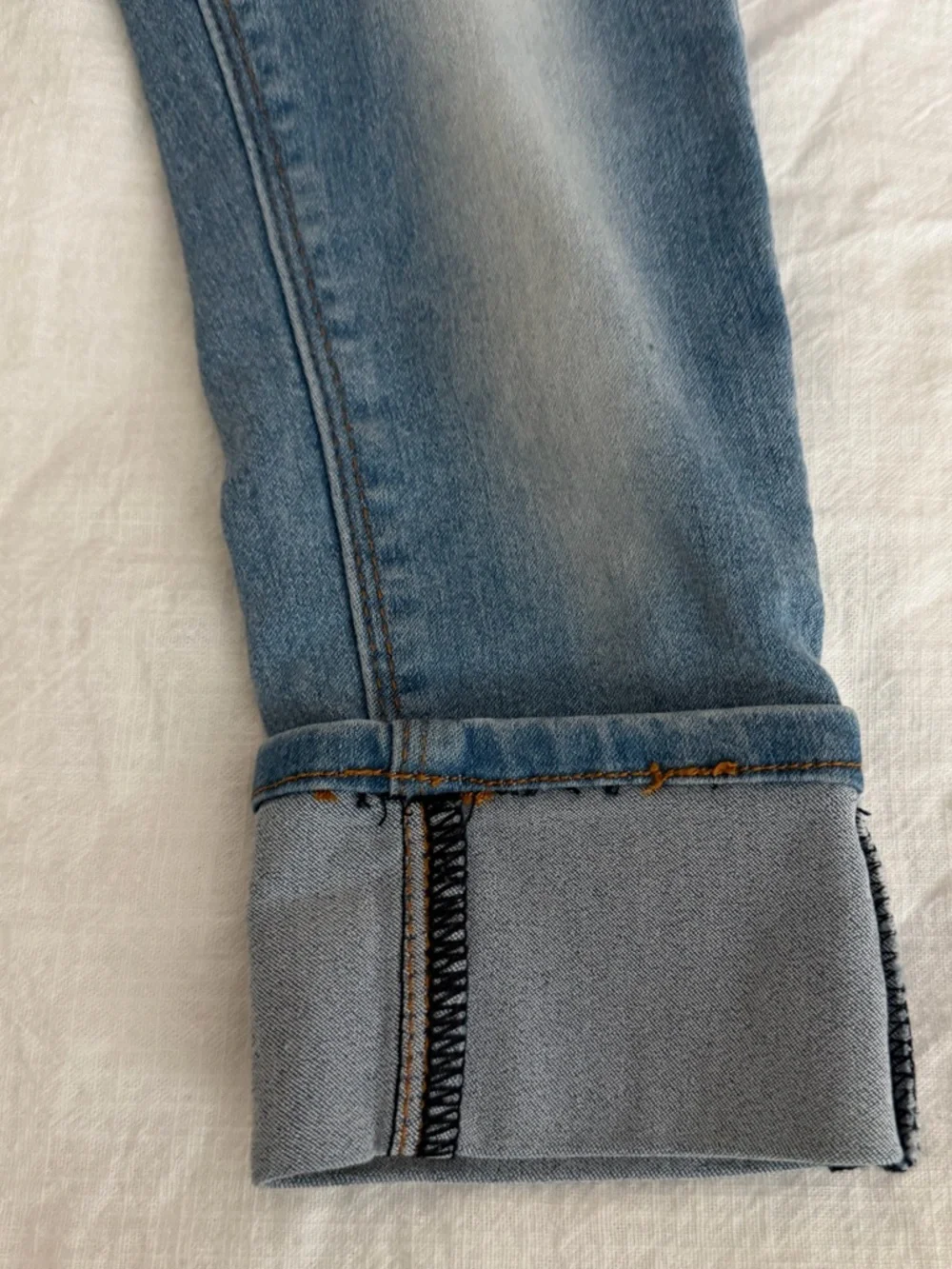 Hudson Distressed Cuffed Light Wash Jeans Adjustable Waist 5 Excellent